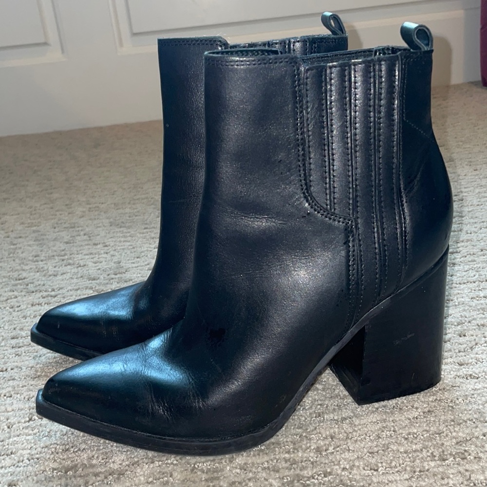 Marc Fisher OSHAY pointed toe booties, in black, size 7.5